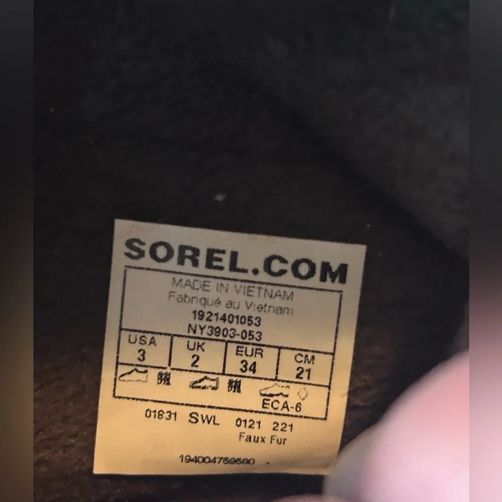 Sorel‎ Kids Boots in Gray with Pink Laces